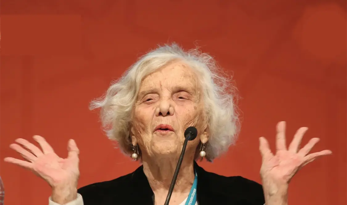 Elena Poniatowska, ovacionada en la FIL