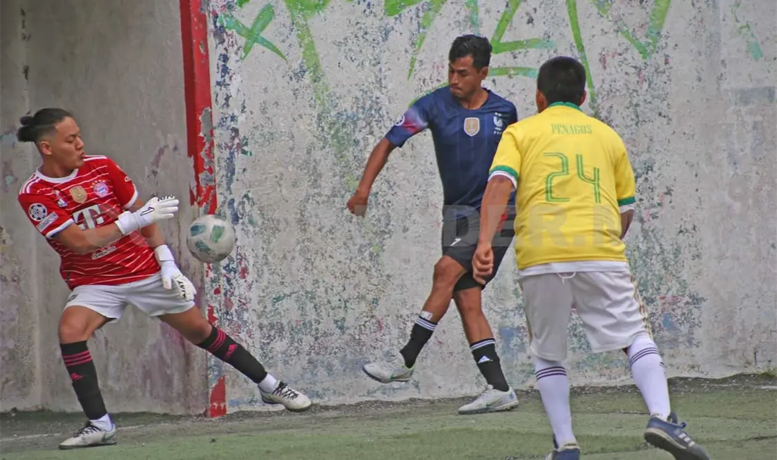 Las acciones de la sesión dominical arrancan desde las 8 de la mañana en la cancha del parque del Oriente. Carlos López/CP