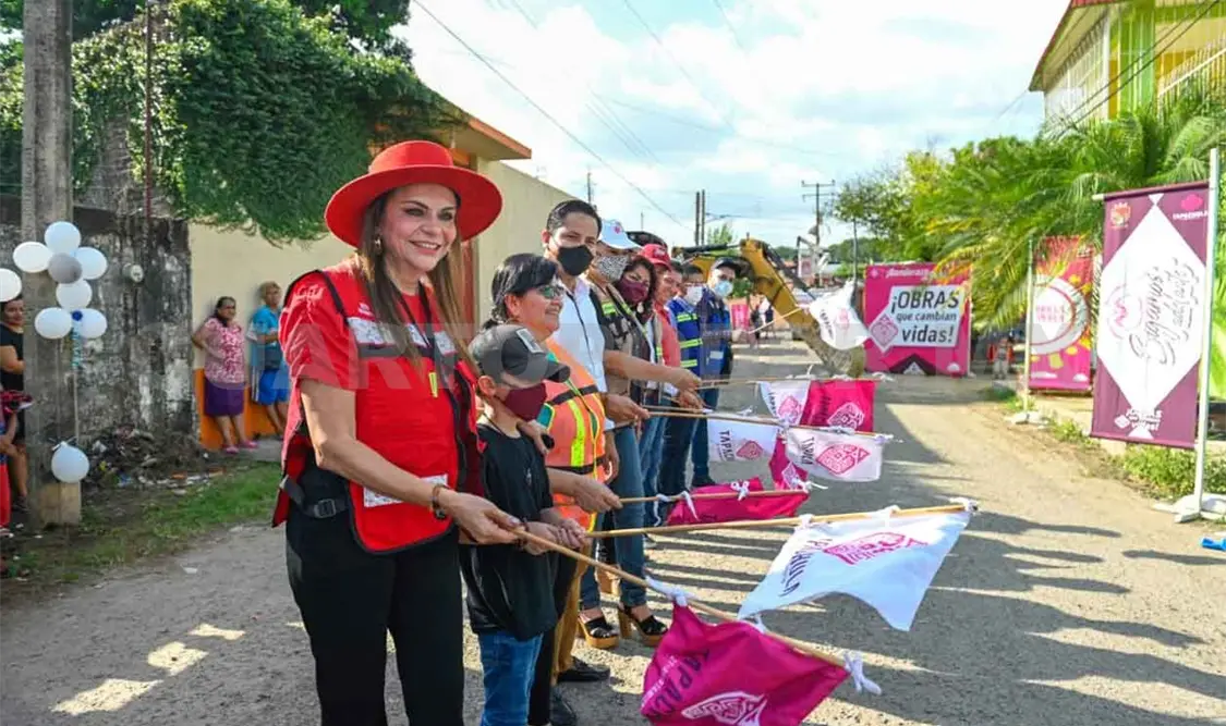 Arranca Rosy Urbina de obra de alcantarillado