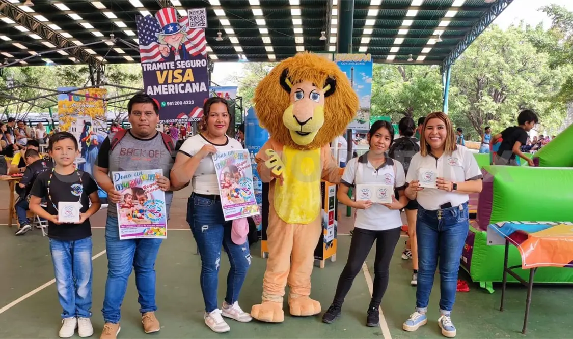 Colectan juguetes para alegrar a niños en navidad