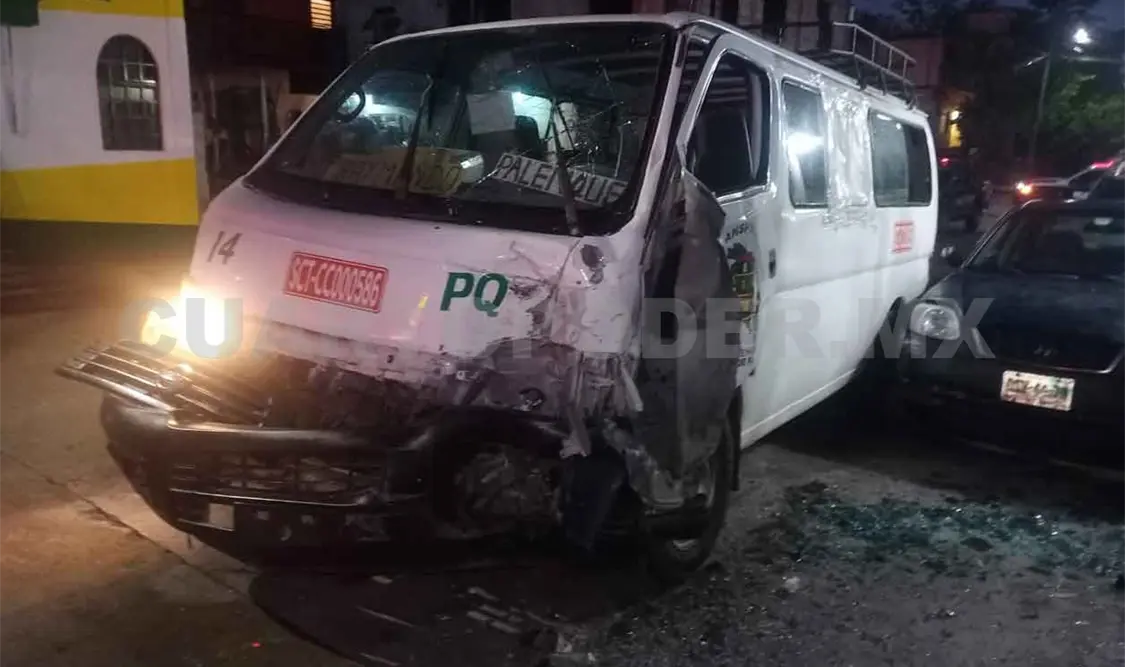 Manejaba desvelado y termina colisionando