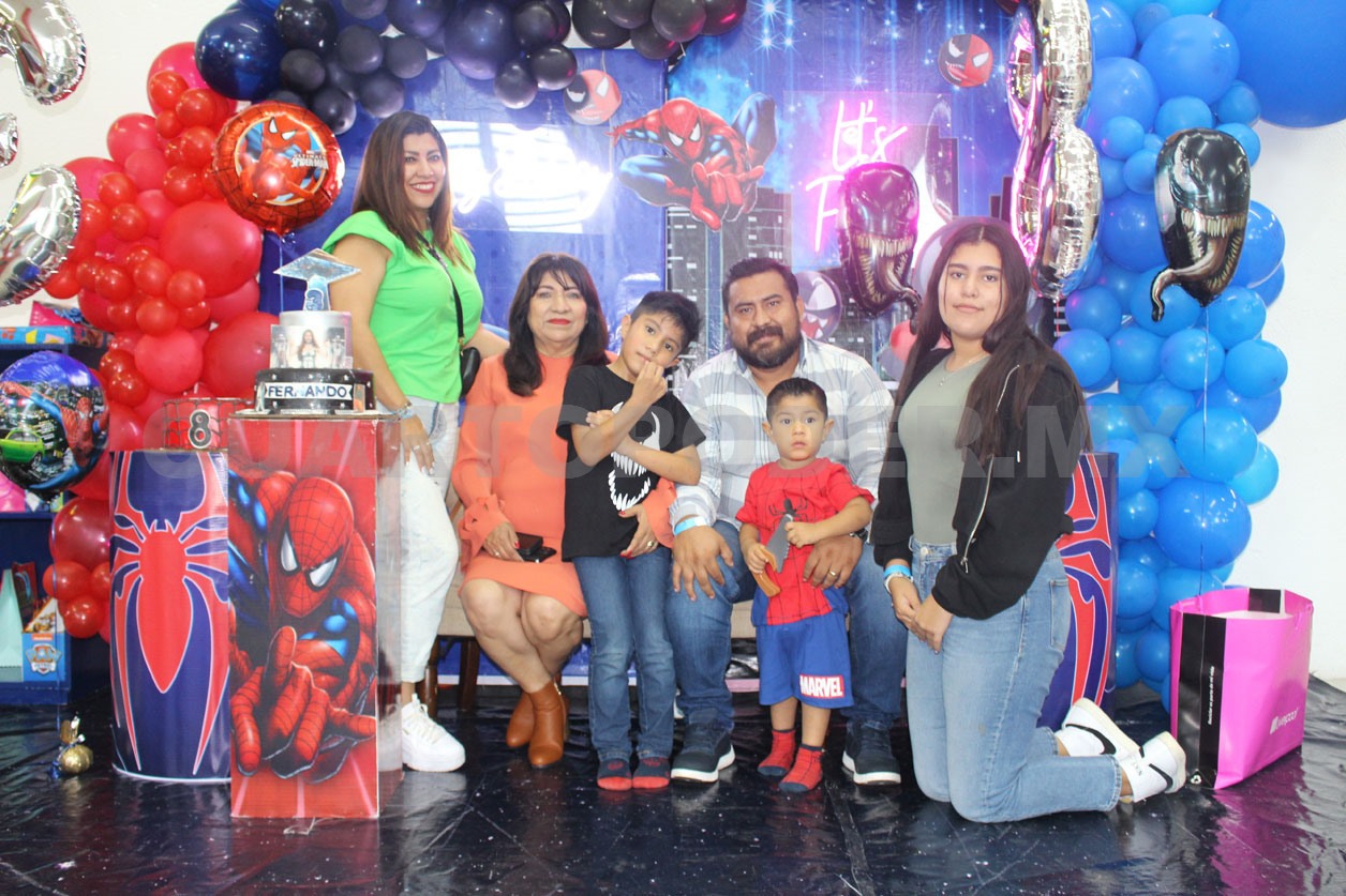 Alegre doble festejo