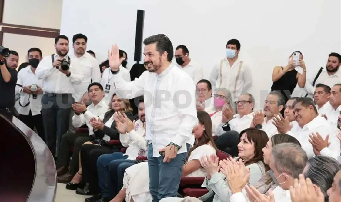 Acompaña a Escandón al 4º informe de gobierno