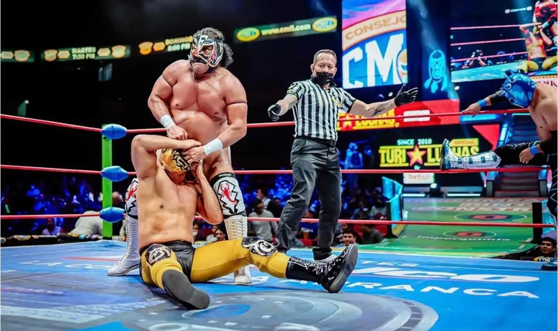 Doce máscaras en juego en la Arena México