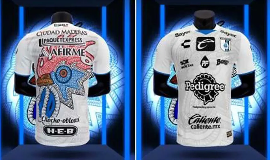 Artesanos diseñan uniforme de Gallos Blancos