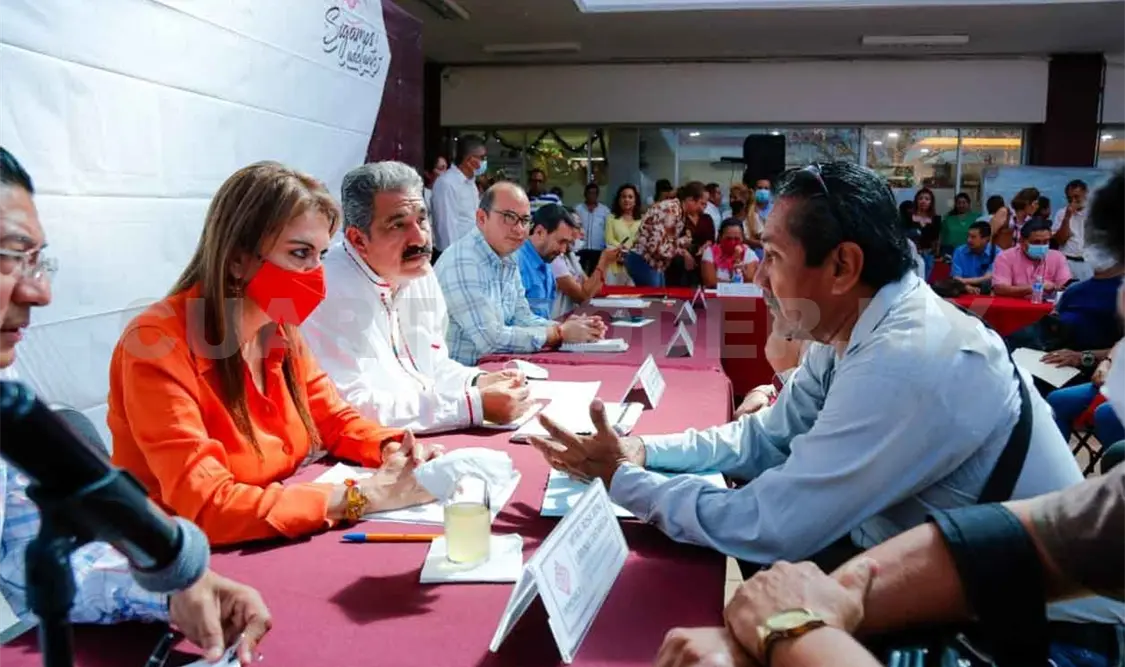 Atiende Urbina a población en audiencia pública