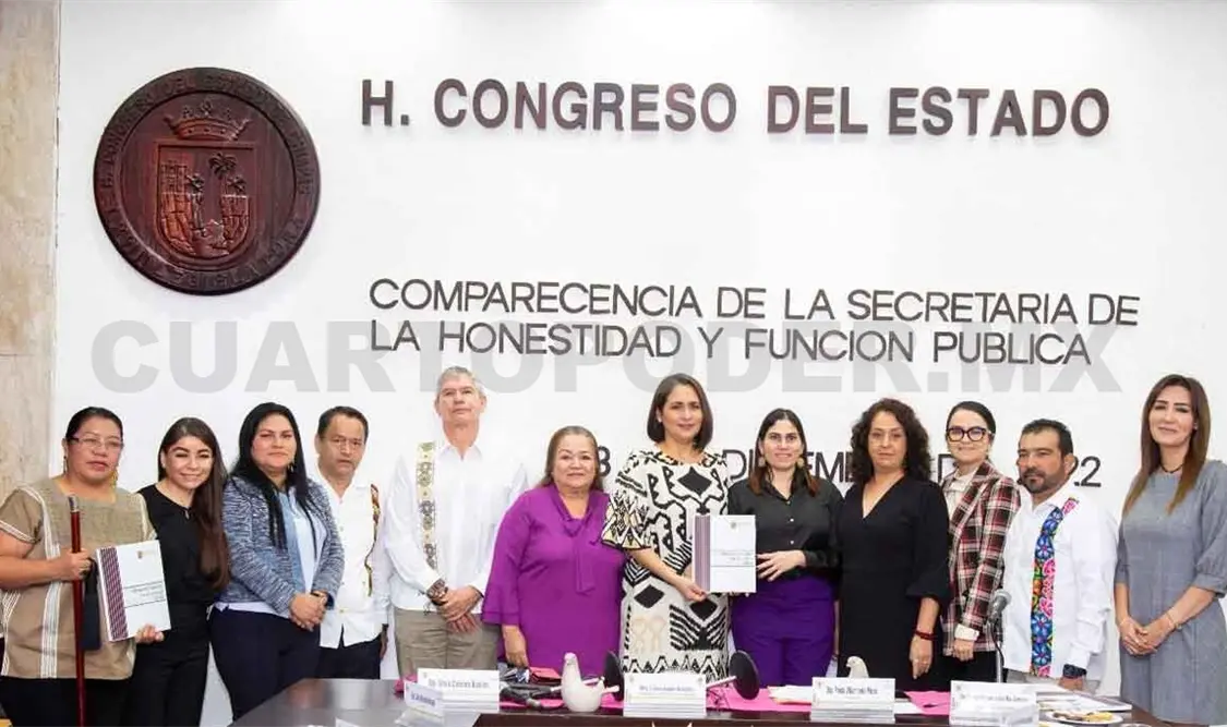 Comparece secretaria de la Función Pública