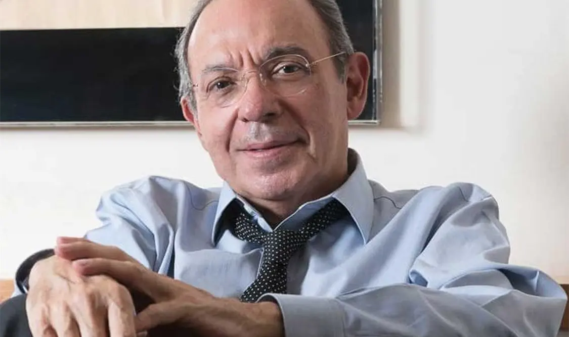 Héctor Aguilar es periodista, escritor, historiador, editor y analista político. Cortesía
