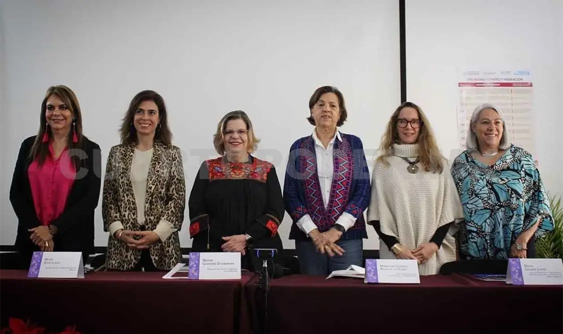 Rosy Urbina participa en foro de mujeres en movilidad