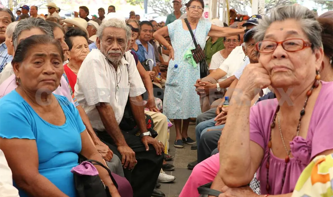 Por la edad, los adultos mayores enfrentan una serie de prejuicios y formas de discriminación. Diego Pérez / CP