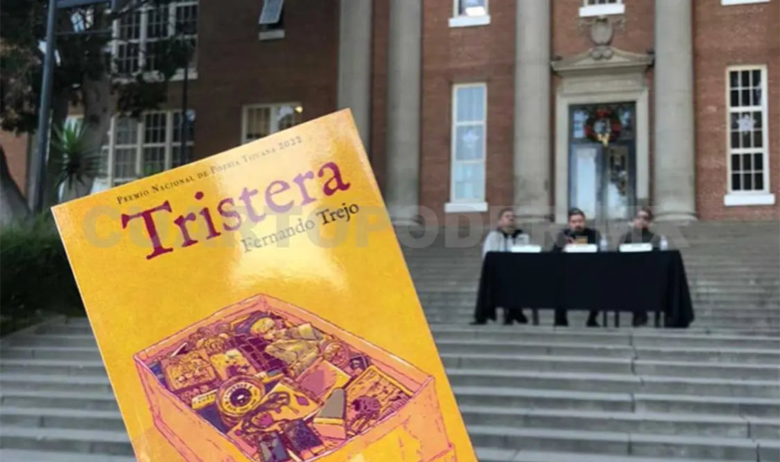 Fernando Trejo recibe Premio Nacional de Poesía
