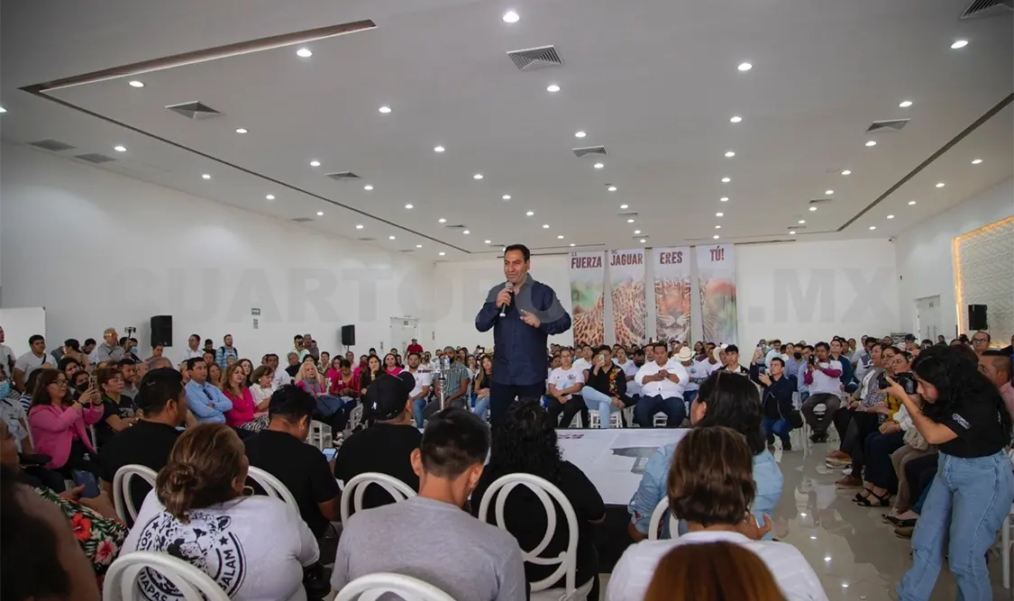 Encabeza encuentro con enlaces digitales de Tuxtla