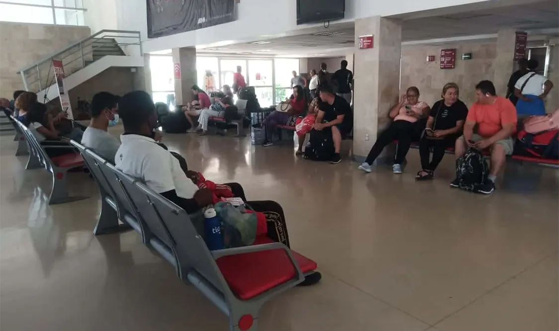 Se saturan medios de transportes incrementa demanda hacia CDMX y Tuxtla Gutiérrez