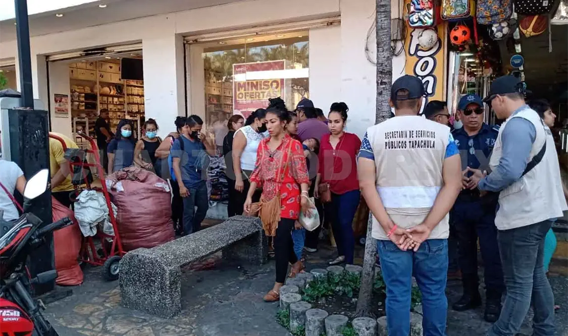 Realizan operativo contra ambulantes