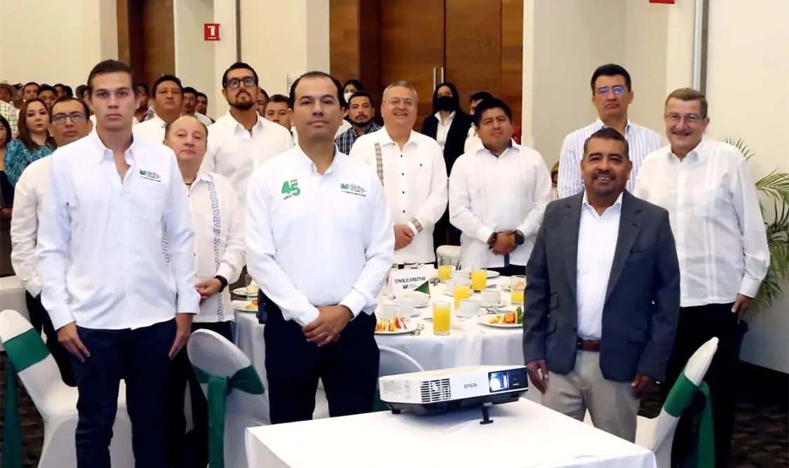 Asiste Javier Jiménez a informe de actividades del IAP
