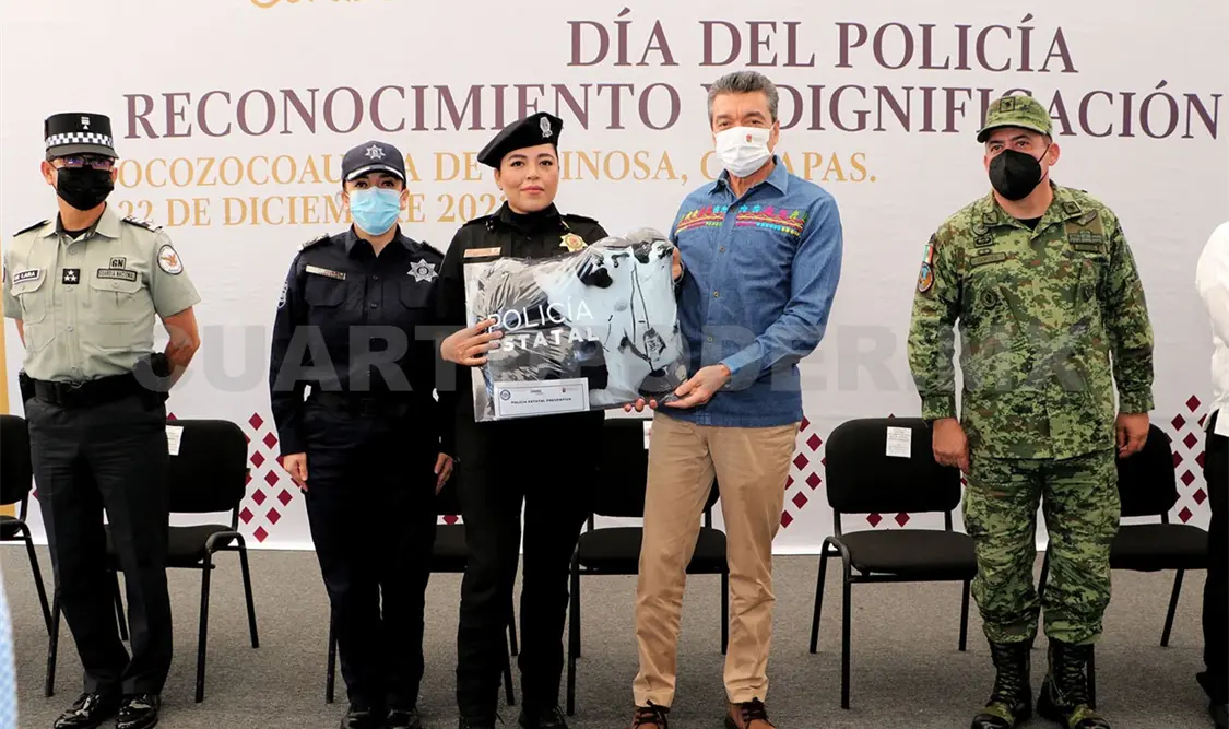 Rutilio Escandón celebra el Día del Policía