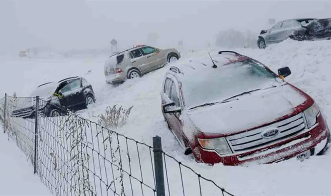 Van 50 muertos por la tormenta invernal