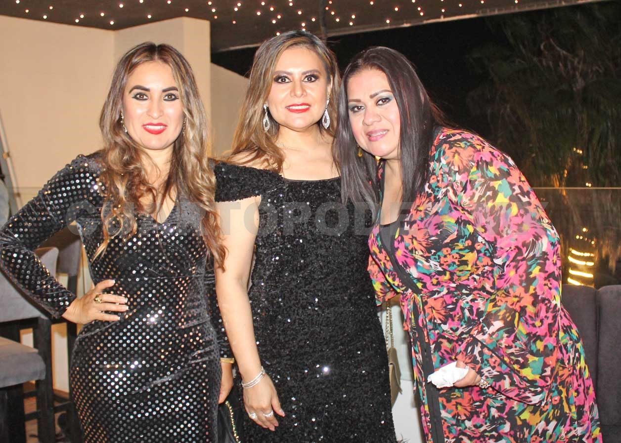 Adriana lució muy guapa