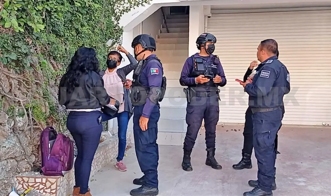 Maleantes visitan casa de empeño y se hacen de botín