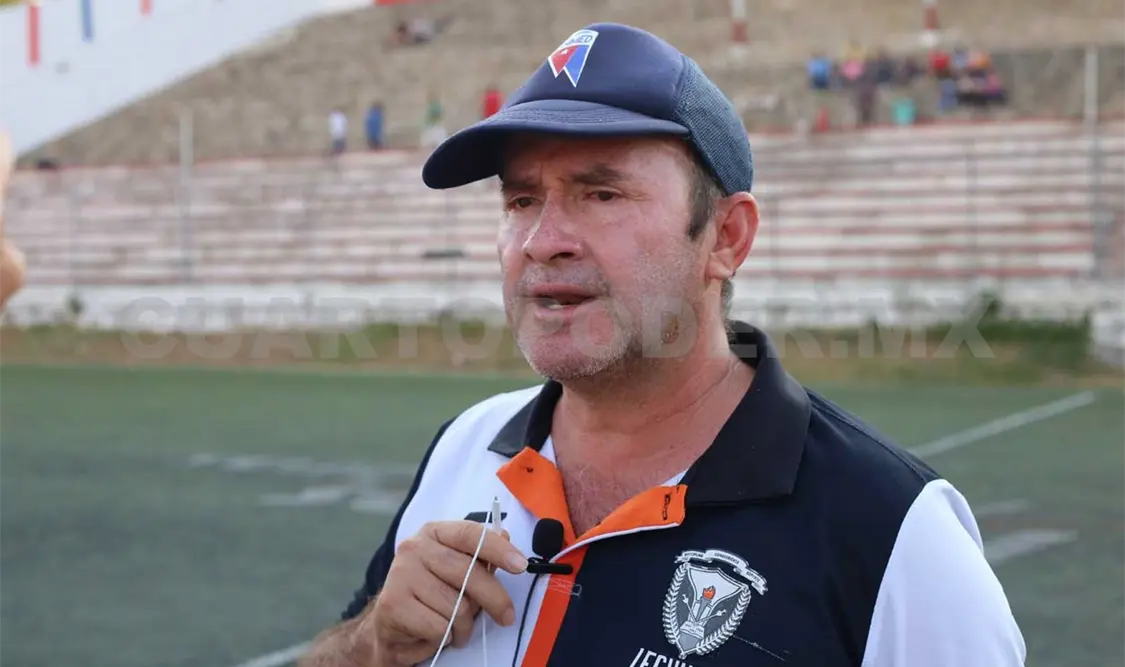 Reconocen trayectoria de Julio Aguilar