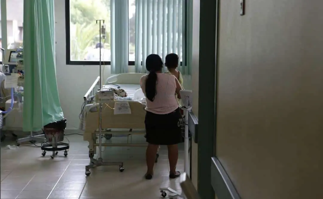 Pese a los esfuerzos de los especialistas en salud, el menor perdió la vida a las 17:06 horas del día de ayer miércoles. Cortesía