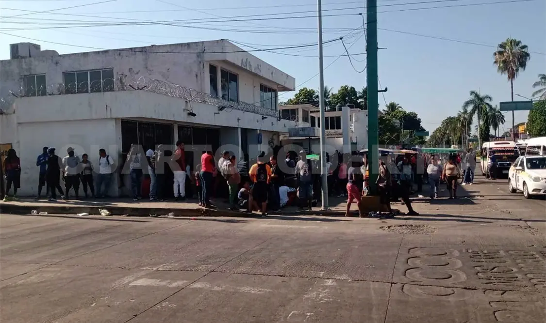 Por disturbios suspenden pago a migrantes
