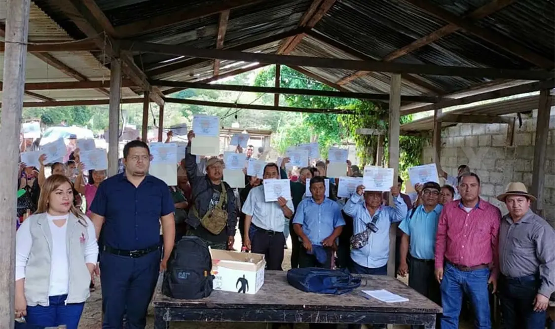 Entregan 257 certificados a familias de Ocosingo