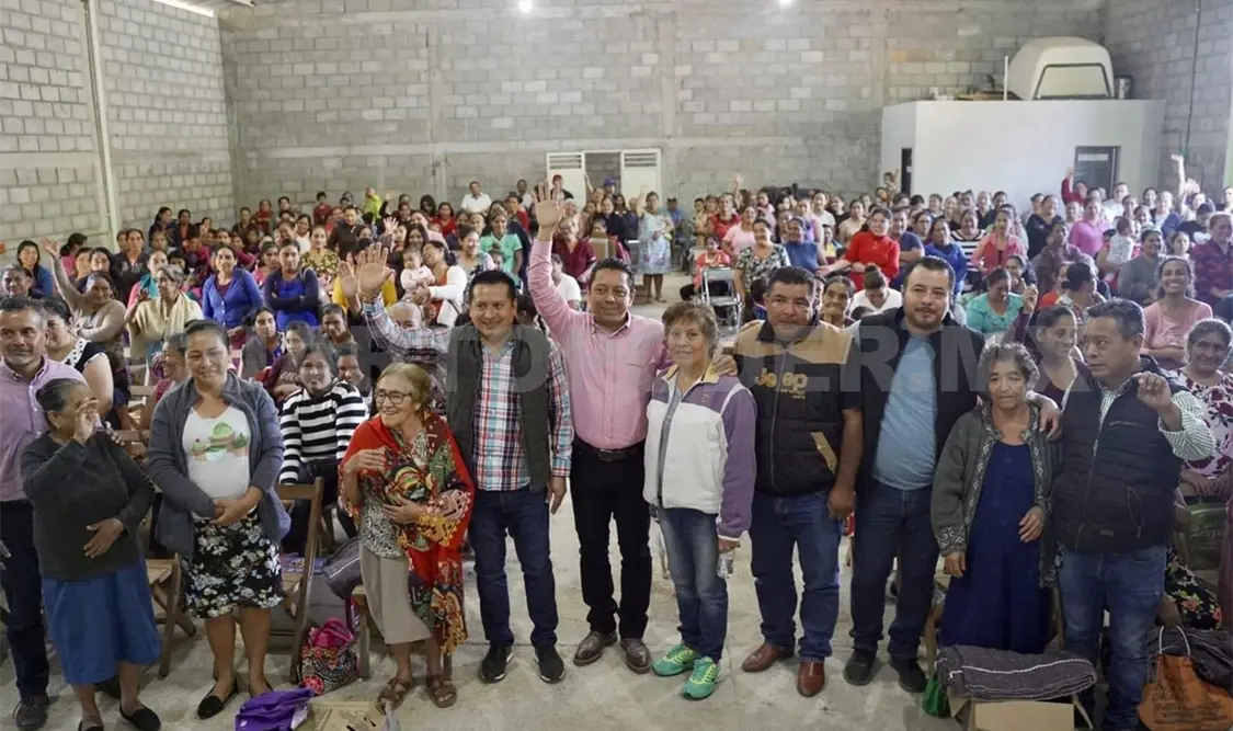 Programas fortalecen la economía familiar: Llaven