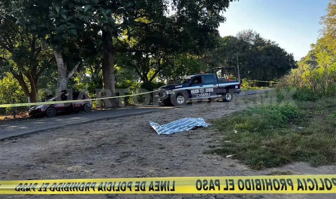Asesinan a un hombre junto a una carretera