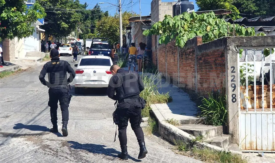 Asaltan a taxista y lo despojan de su unidad