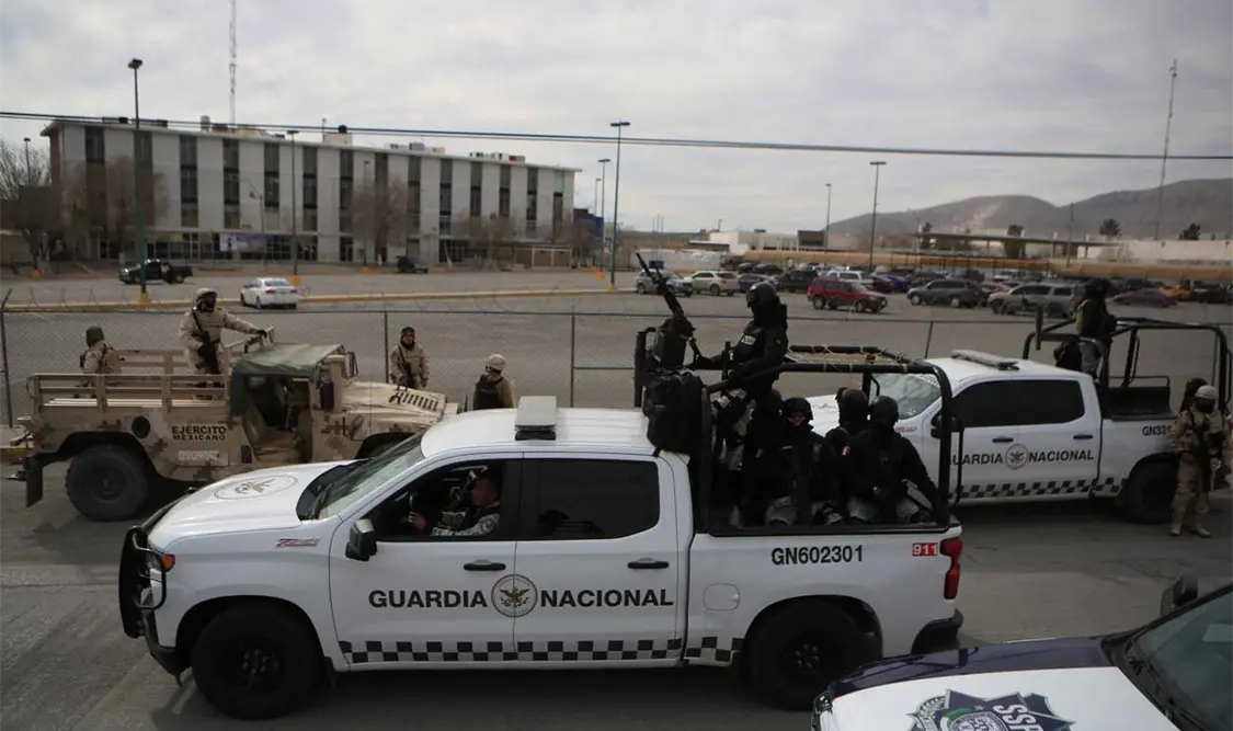 Motín deja 14 muertos y 24 internos fugados