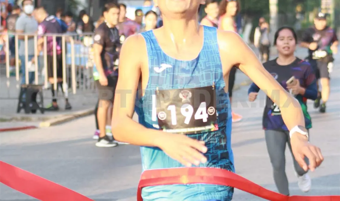 Guízar es rey de la San Silvestre Tuxtla