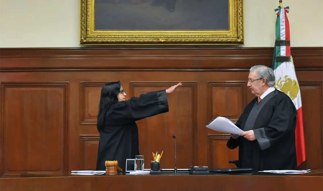 La nueva ministra obtuvo seis votos de sus compañeros ministros, ganando por un voto de diferencia al ministro Alfredo Gutiérrez Ortiz Mena. Cortesía