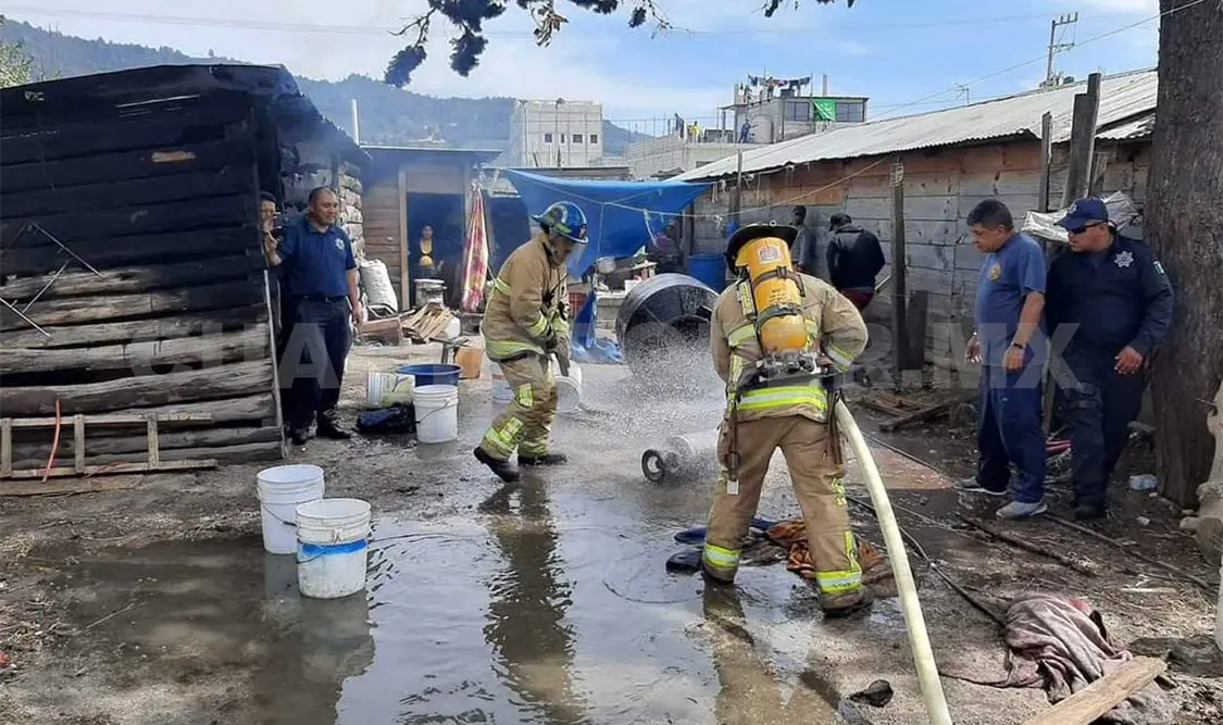 Fuego calcina una humilde vivienda