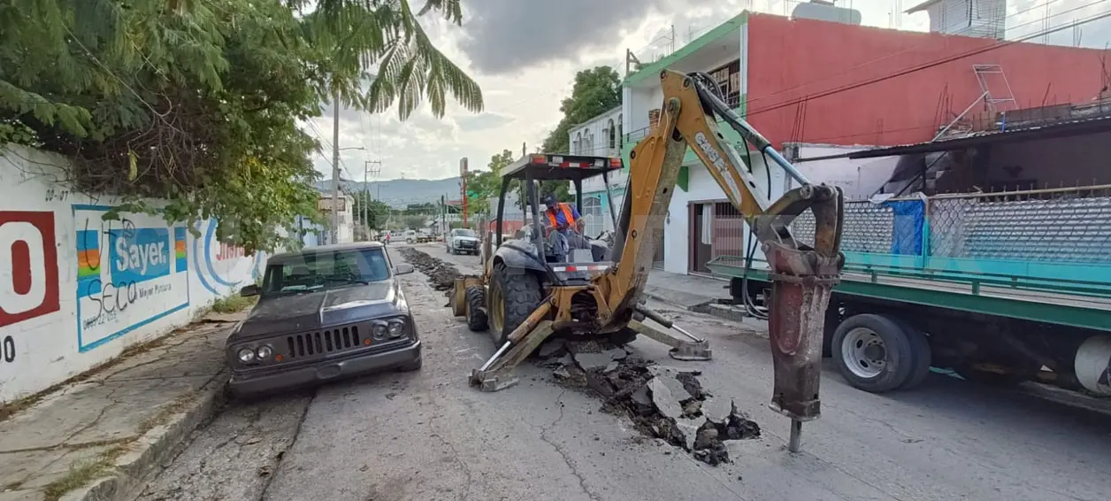 Rehabilitan drenaje en el barrio La Pimienta