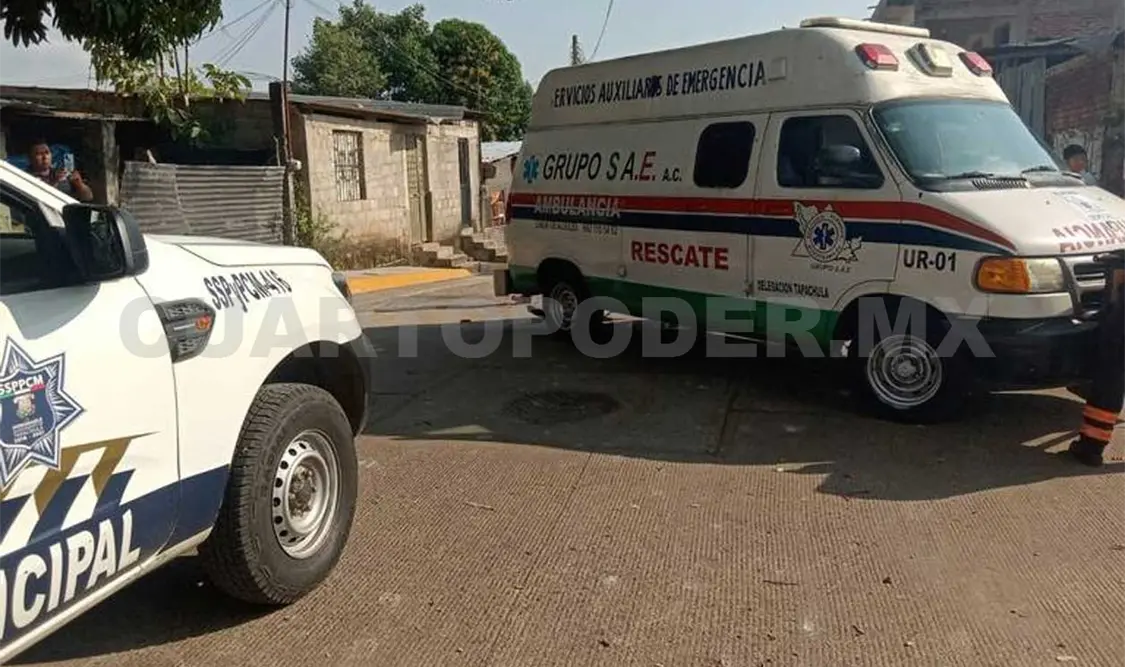 Lo golpean por la espalda y termina en mal estado