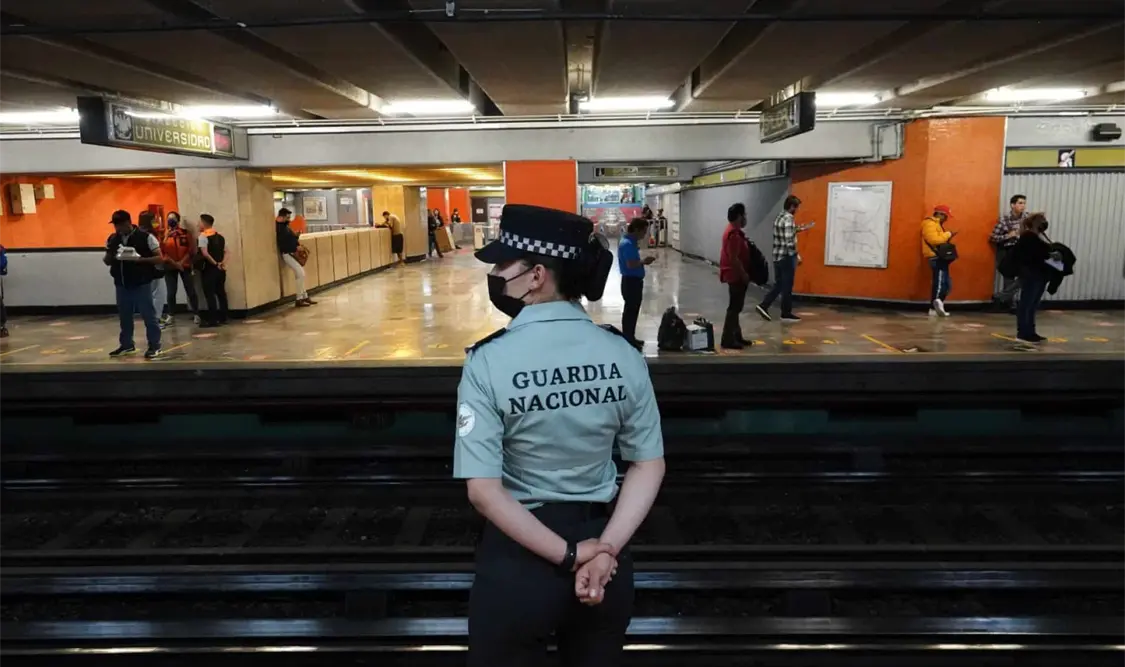 Desde el jueves la Guardia Nacional está vigilando el Metro con seis mil 60 elementos. Cortesía