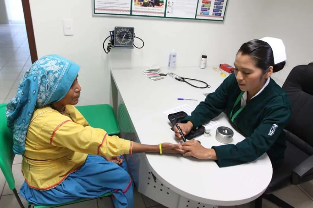 Alcocer dijo que la federalización de los servicios de salud es el camino para abatir la inequidad en el sector. Cortesía