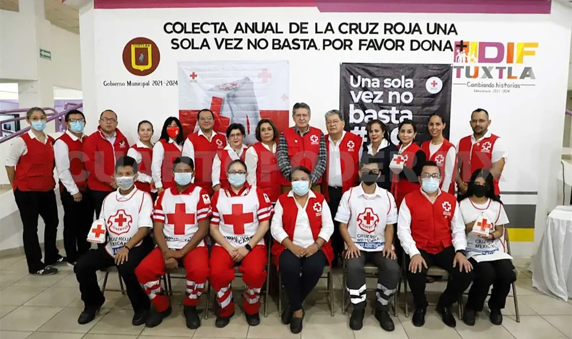 Carlos Morales arranca colecta anual de Cruz Roja