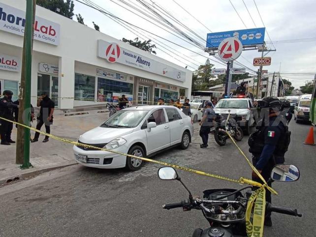 Ladrón dispara a ventana de auto; huye con 10 mil pesos