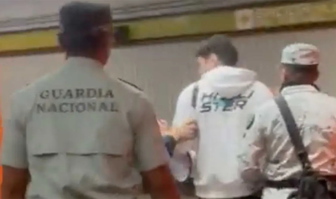 En redes sociales circula un video en que se observa a jóvenes detenidos por la GN. Cortesía