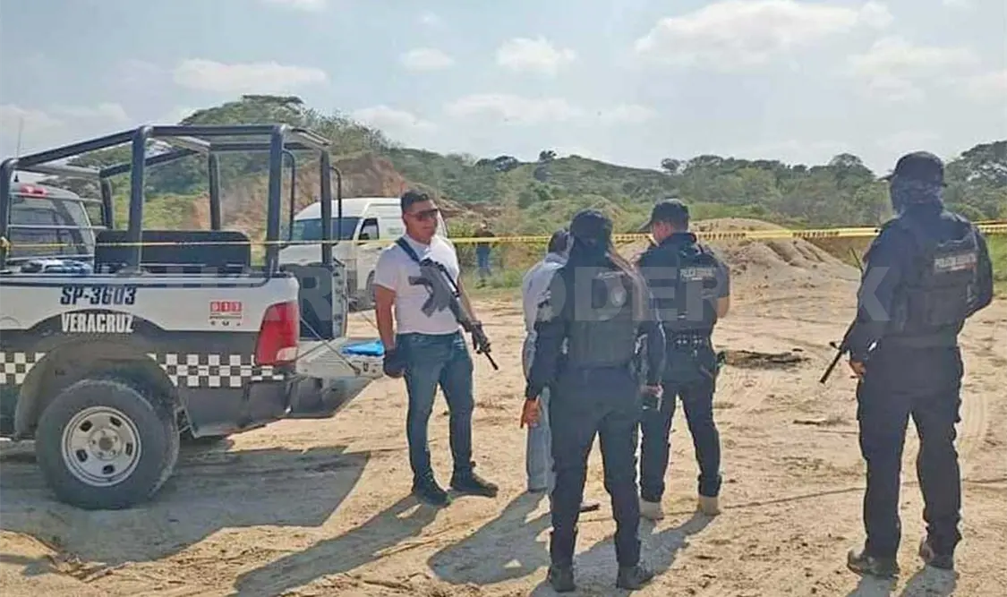 Hallan cuerpos embolsados en una zona descampada