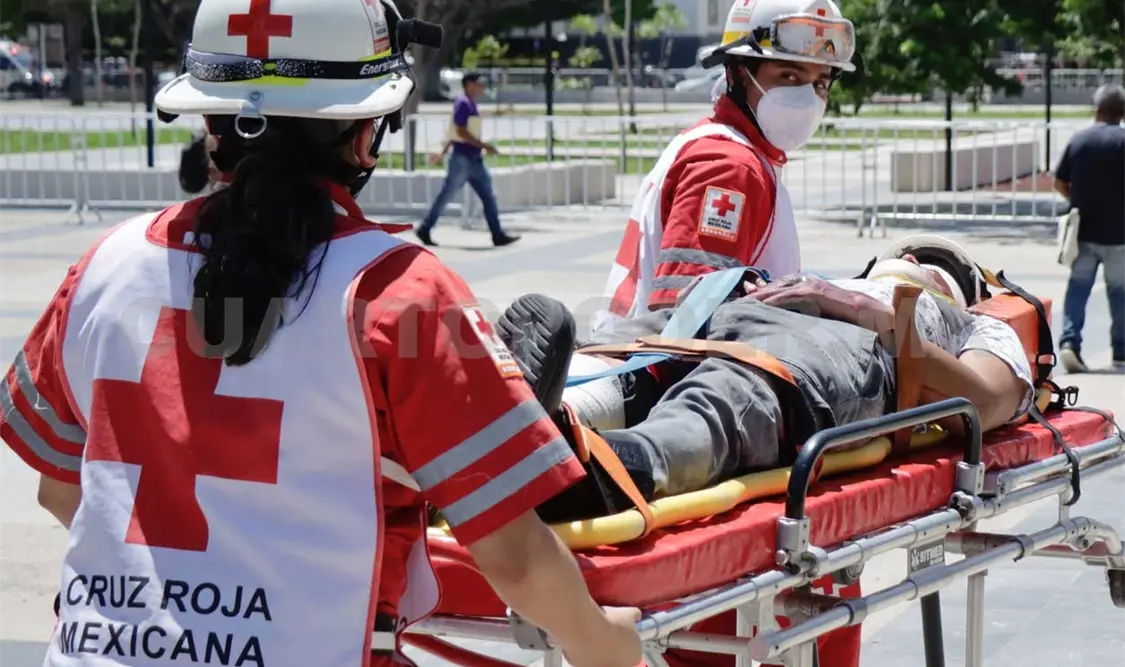 Cuerpos de emergencias auxilian a la población