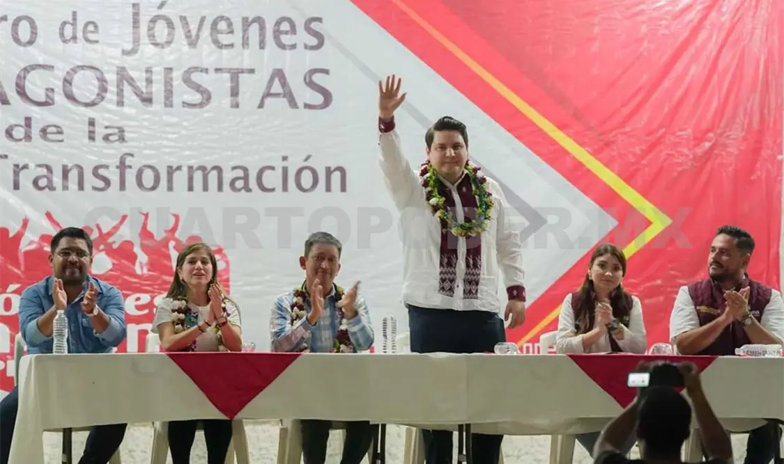 Se reúne Carlos Molina con jóvenes de Pijijiapan
