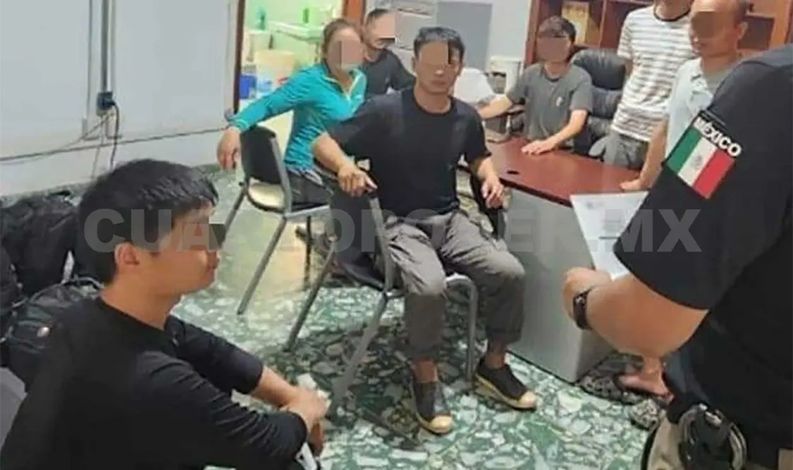 Transportaba a varios chinos y es arrestado