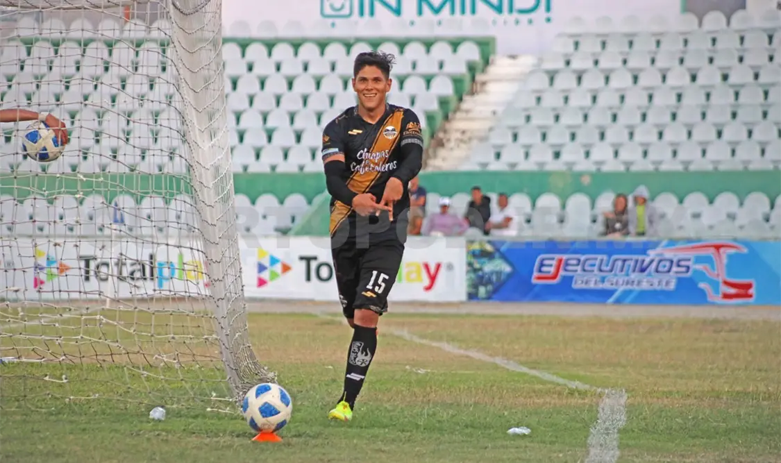 Abundis, motivado para dar más goles y alegrías