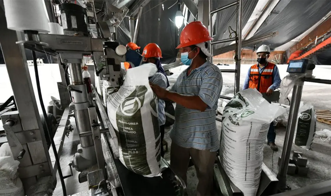 Apoyarán a campesinos desde Pemex con fertilizante