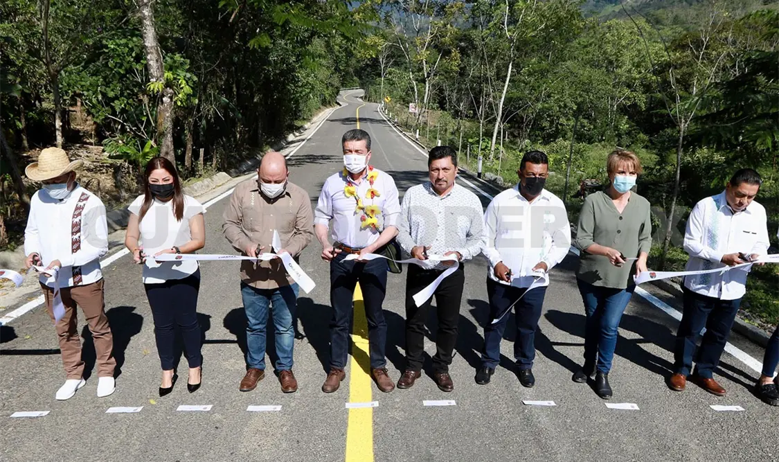 Inaugura Escandón camino Tecpatán-Raudales Malpaso