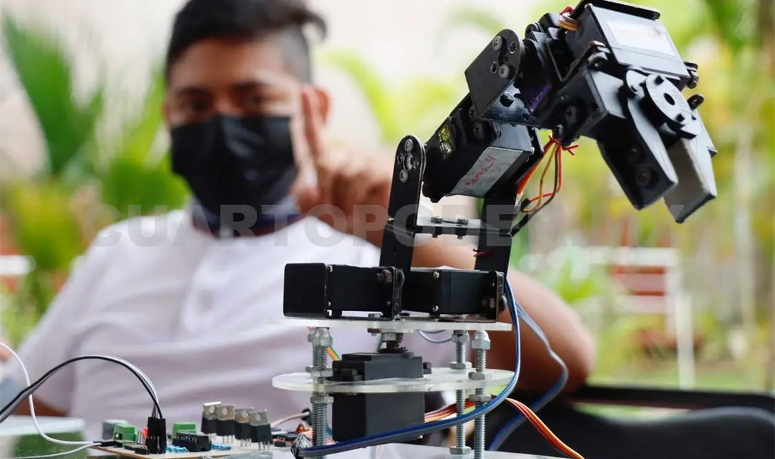 Construyen jóvenes brazos robóticos