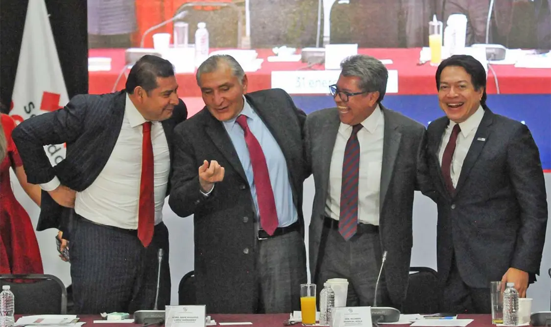 Senadores hacen plenaria con selfies